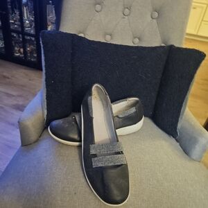 Elegant Black Loafers with Gray Accents